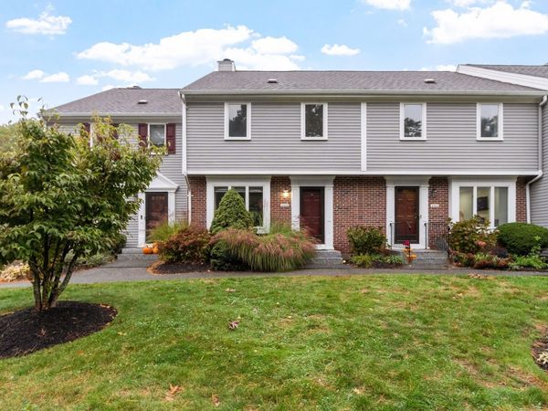 4302 Deerfield Circle, Unit 4302, Peabody, MA 01960