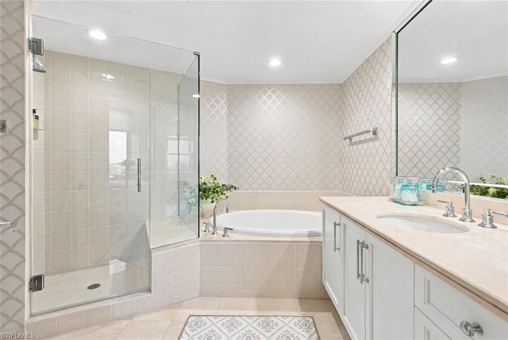3991 Gulf Shore Blvd N, Unit PH102, Naples, FL 34103 Photo