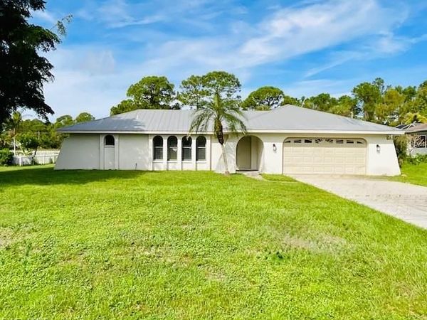 105 Jefferson AVE , LEHIGH ACRES, FL 33936