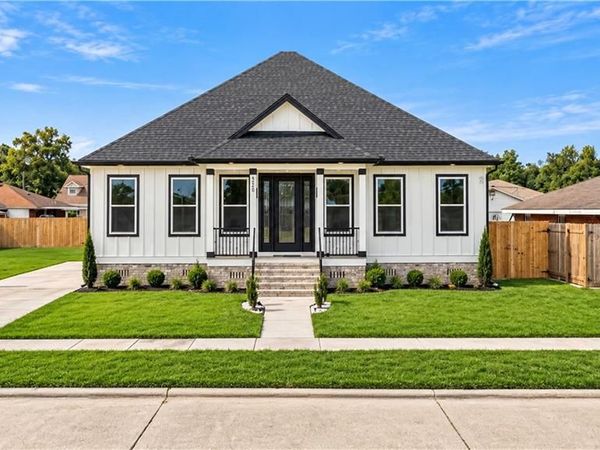 3000 ANGELIQUE Drive , Violet, LA 70092