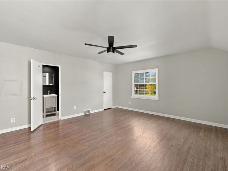 2255 S Belvoir Boulevard, University Heights, OH 44118 Photo 20