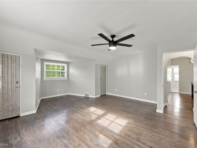 2255 S Belvoir Boulevard, University Heights, OH 44118 Photo 24
