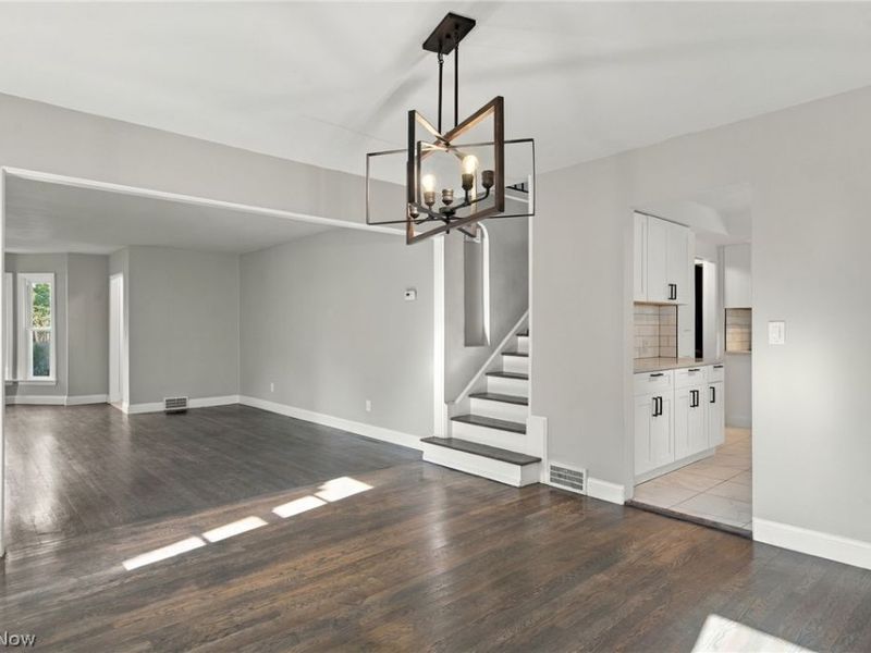 2255 S Belvoir Boulevard, University Heights, OH 44118 Photo 9