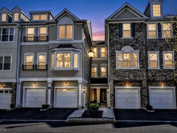 31 Barrister St, Clifton, NJ 07013