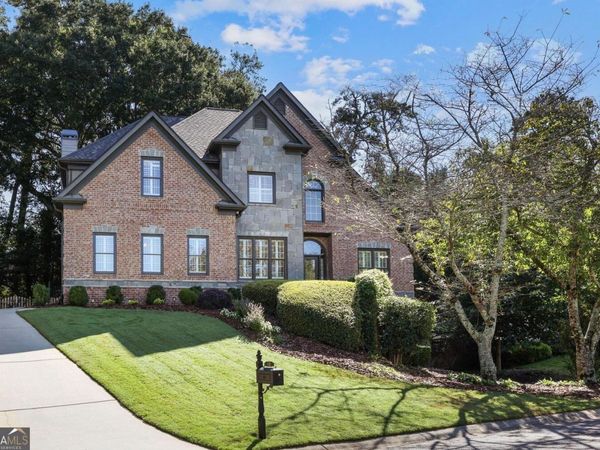12 Bonnie Lane NE, Sandy Springs, GA 30328