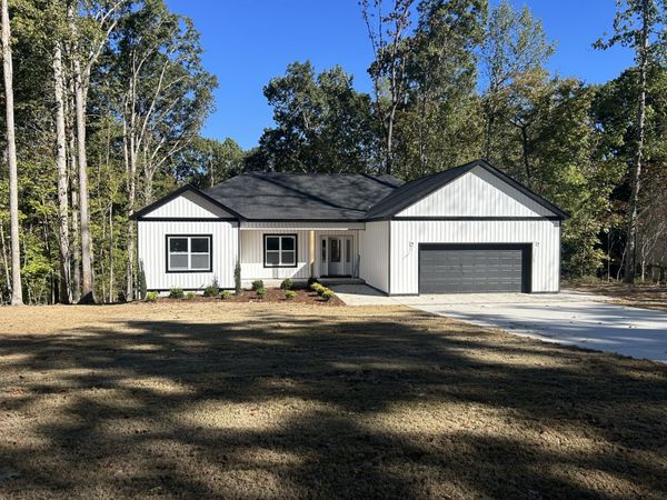 421 Lakeview Street , Estill Springs, TN 37330