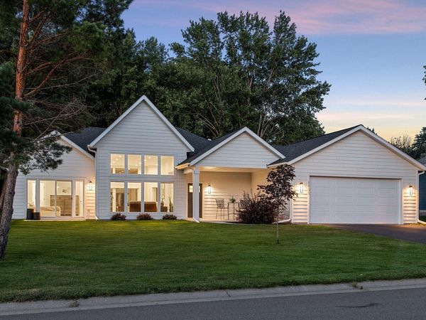 1105 Creekside Crossing, Stillwater, MN 55082