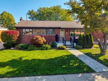 28216 Lorraine Avenue, Warren, Mi 48093