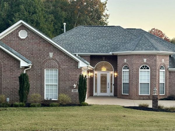 205 Casey Ln, Florence, AL 35633