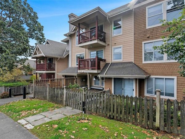 1593 Begbie St , Unit #305, Victoria, BC V8R 1K9