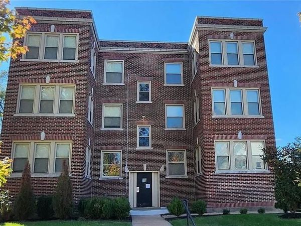 5572 Clemens Avenue , St Louis, MO 63112