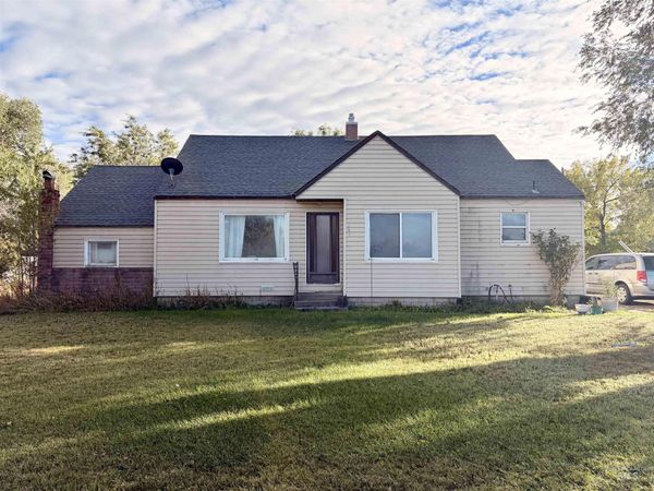 287 Falls Avenue West, Twin Falls, ID 83301