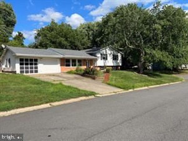 902 W POPLAR ROAD, STERLING, VA 20164