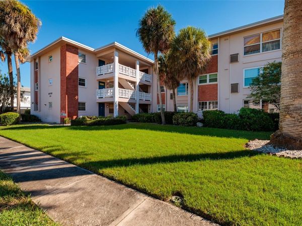3125 36TH STREET N, Unit 201, ST PETERSBURG, FL 33713