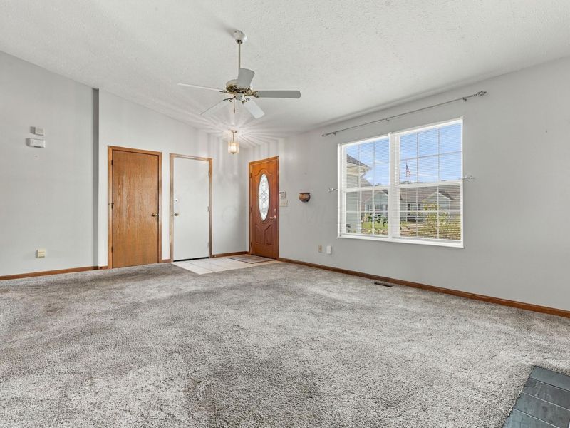 1466 Pinestone Drive, Columbus, OH 43223 Photo 8