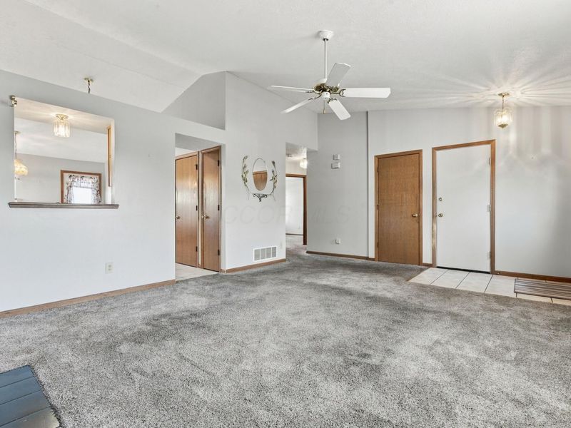 1466 Pinestone Drive, Columbus, OH 43223 Photo 9
