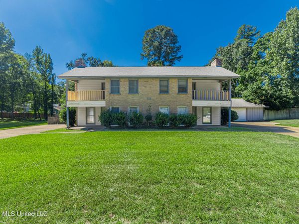 613 Trailwood Drive, Clinton, MS 39056