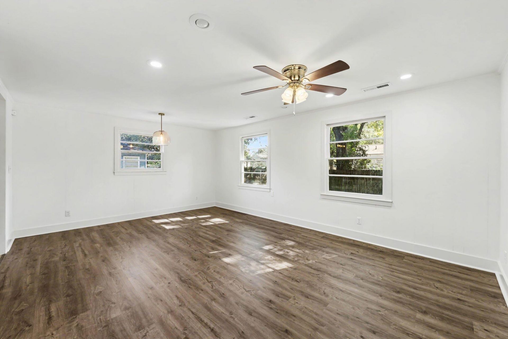 2663 Olympia Avenue Photo 10