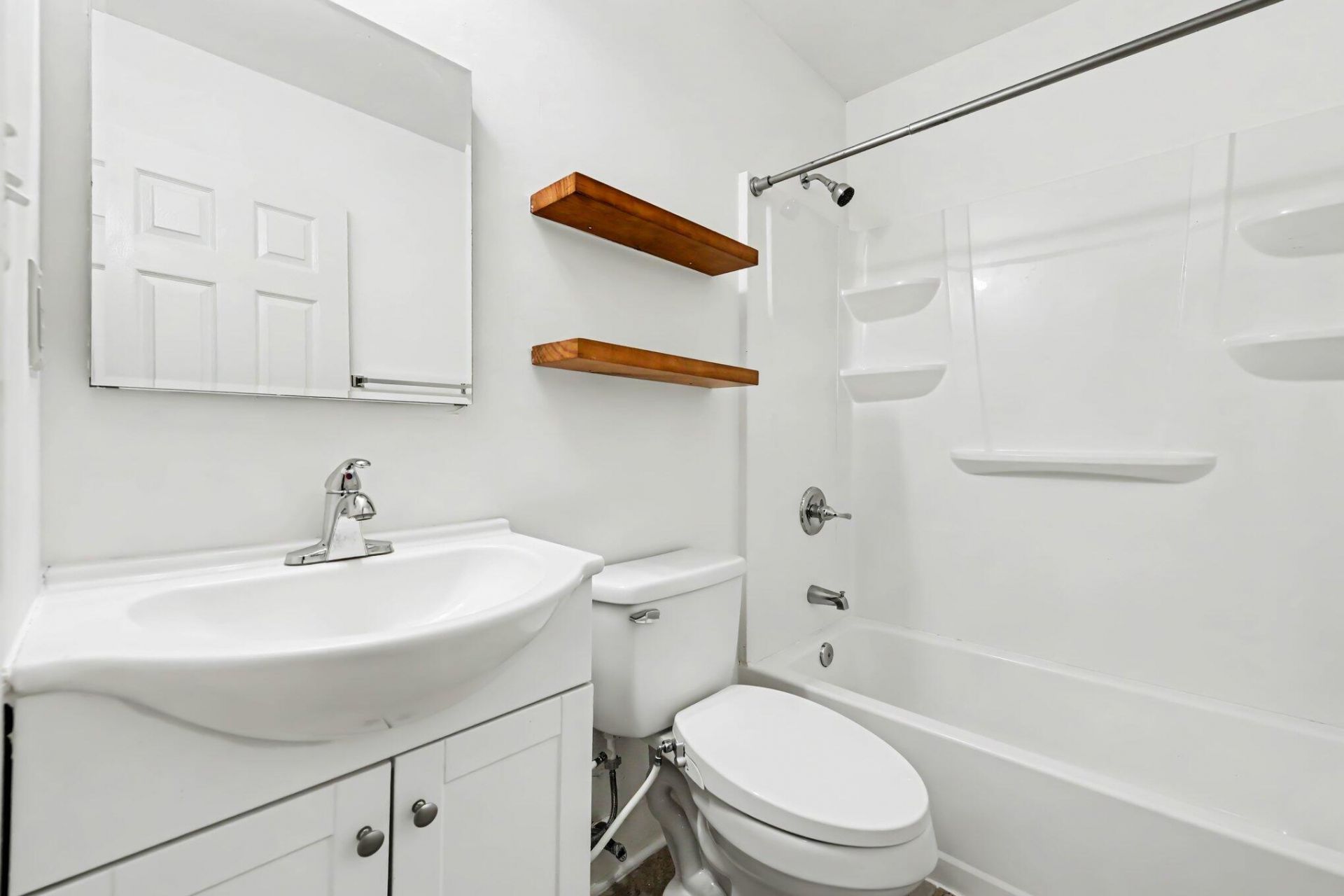 2663 Olympia Avenue Photo 12