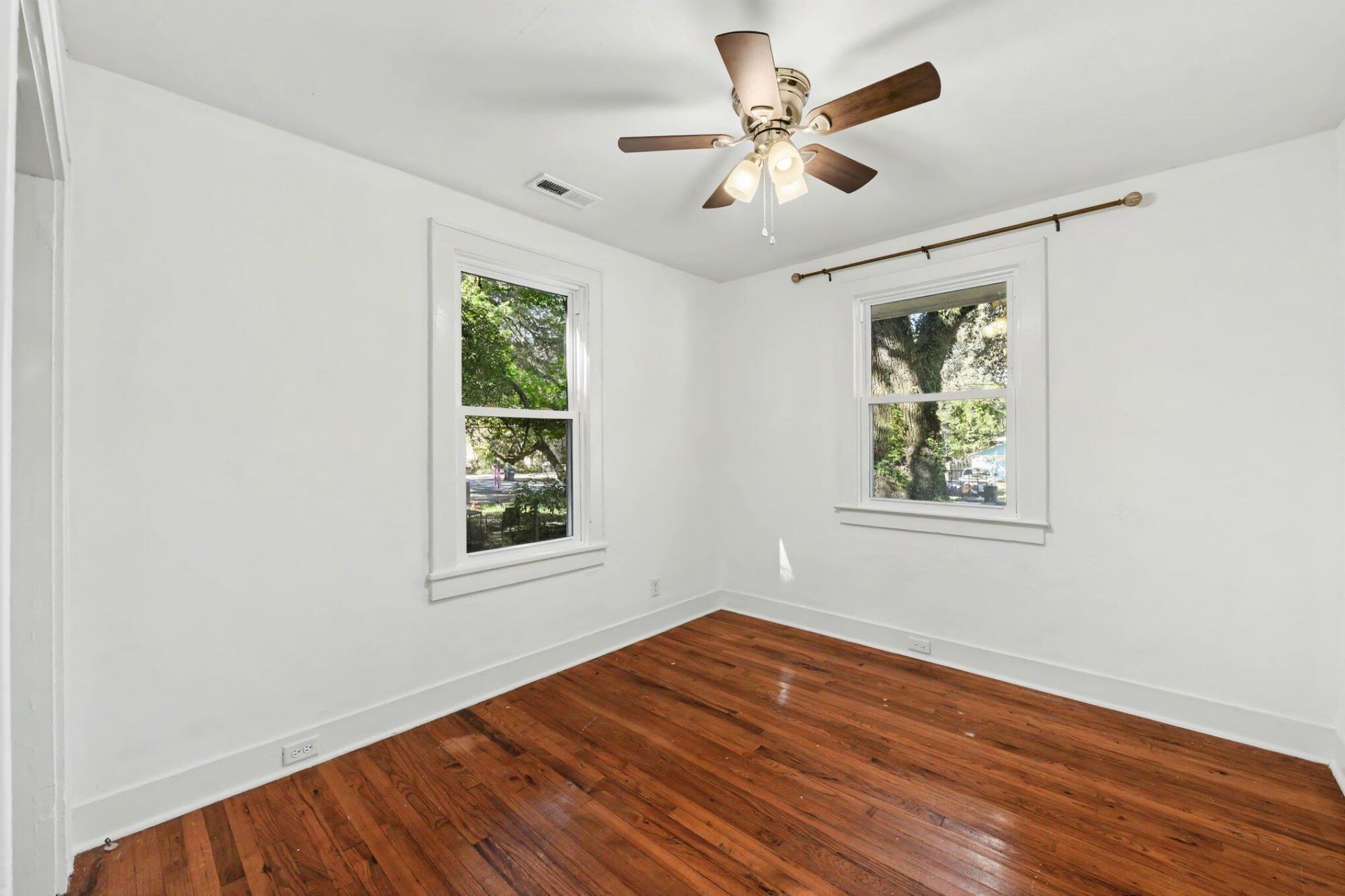 2663 Olympia Avenue Photo 14