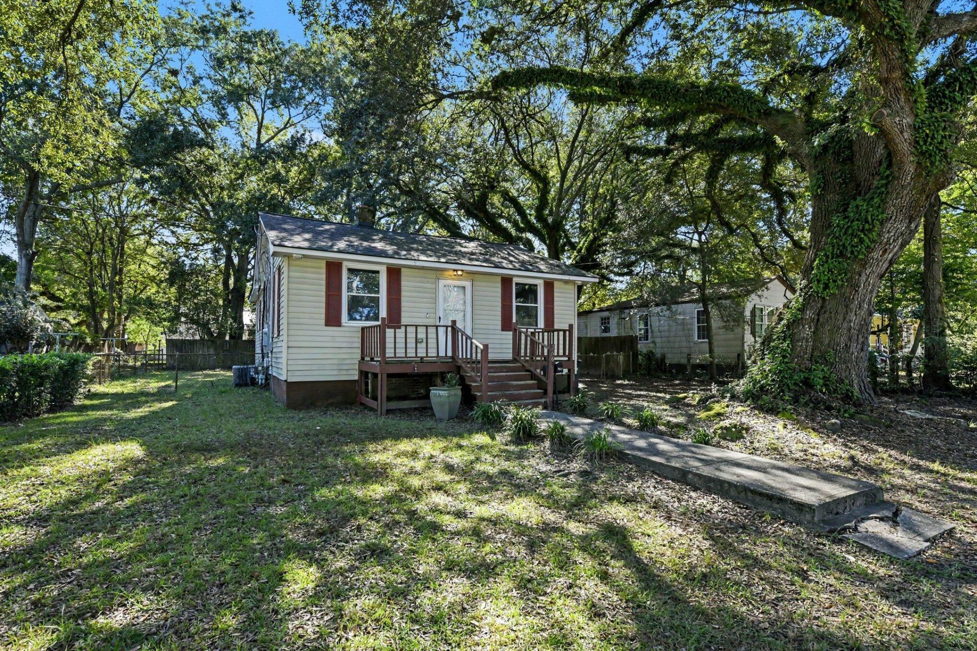 2663 Olympia Avenue Photo 2