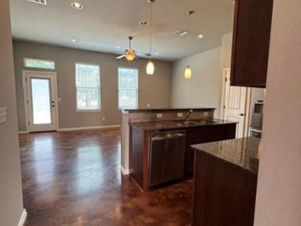 587 S Fretz Avenue, Edmond, OK 73003