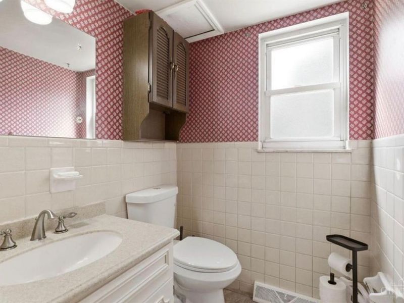 7975 Pfeiffer Road, Montgomery, OH 45242 Photo 12