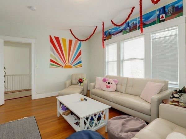 62 Algonquin Rd, Unit #1, Newton, MA 02467