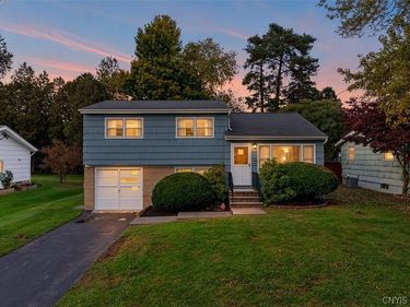 142 Lynhurst Avenue , Syracuse, NY 13212