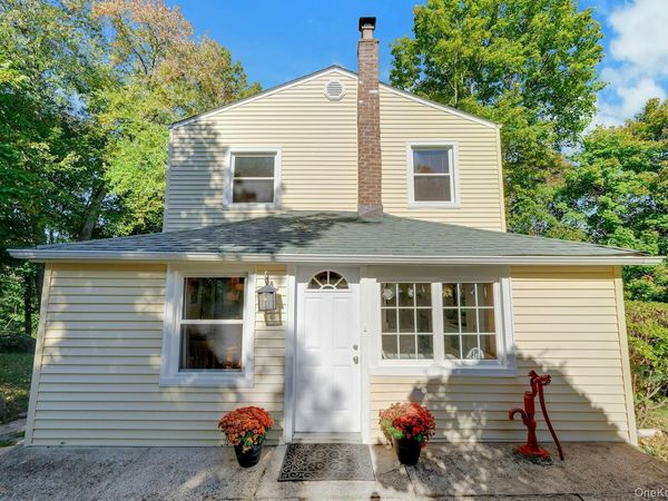 118 Circular Street , Thornwood, NY 10594