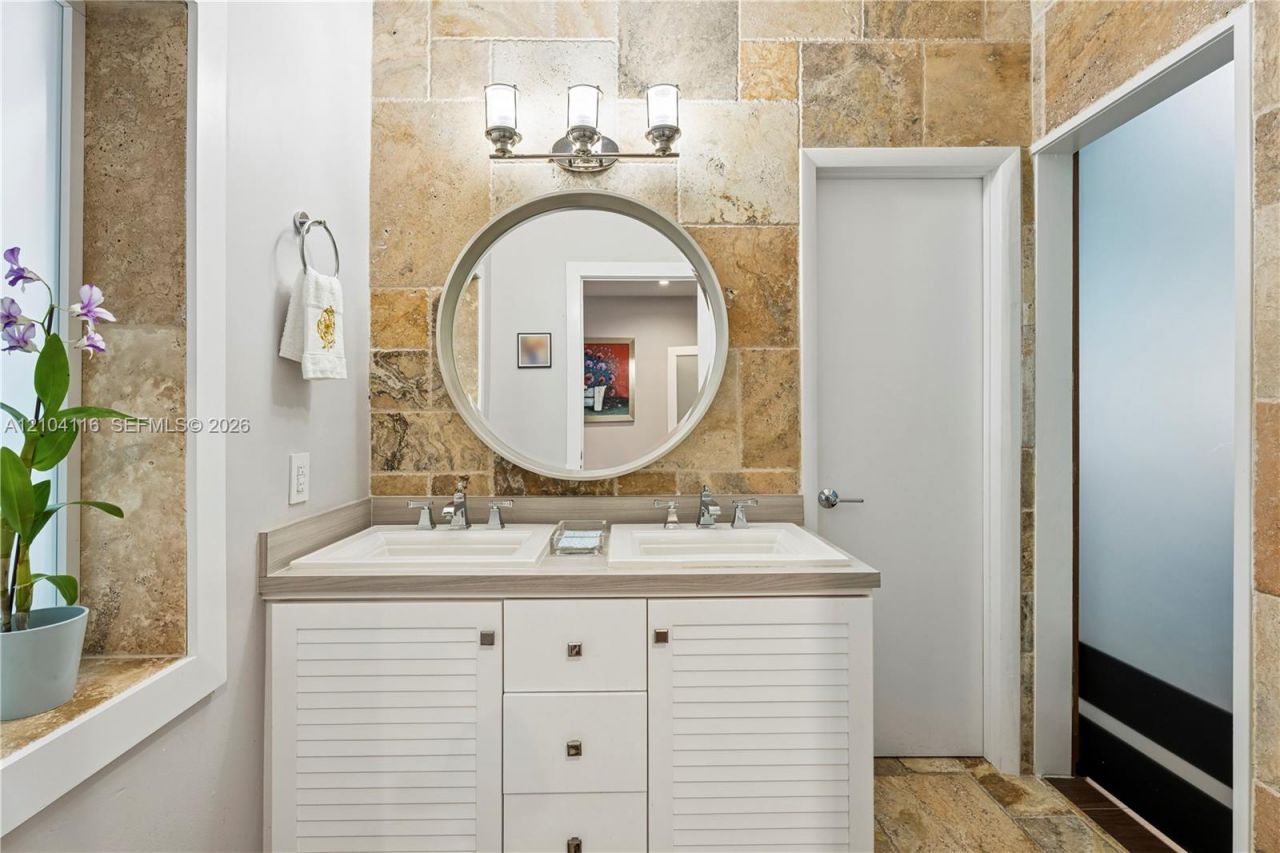 8740 SW 104th St , Miami, FL 33176 Photo