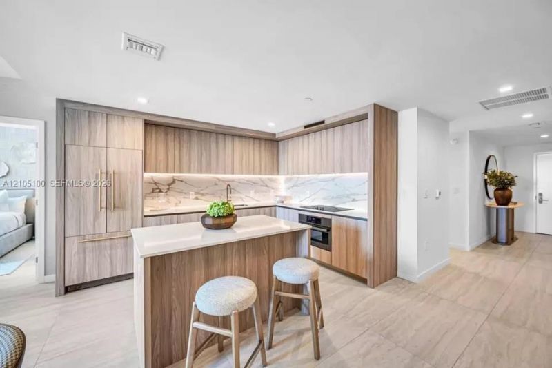 77 SE 5th St , Unit 2011, Miami, FL 33131 Photo