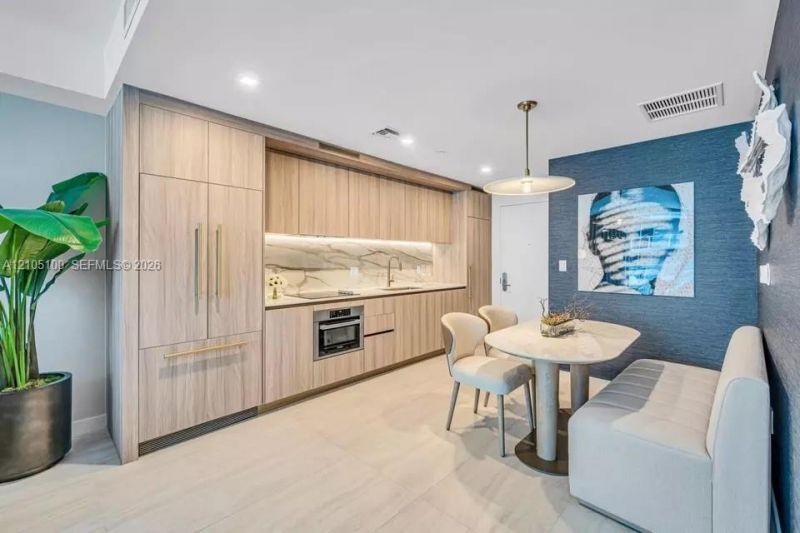 77 SE 5th St , Unit 2011, Miami, FL 33131 Photo