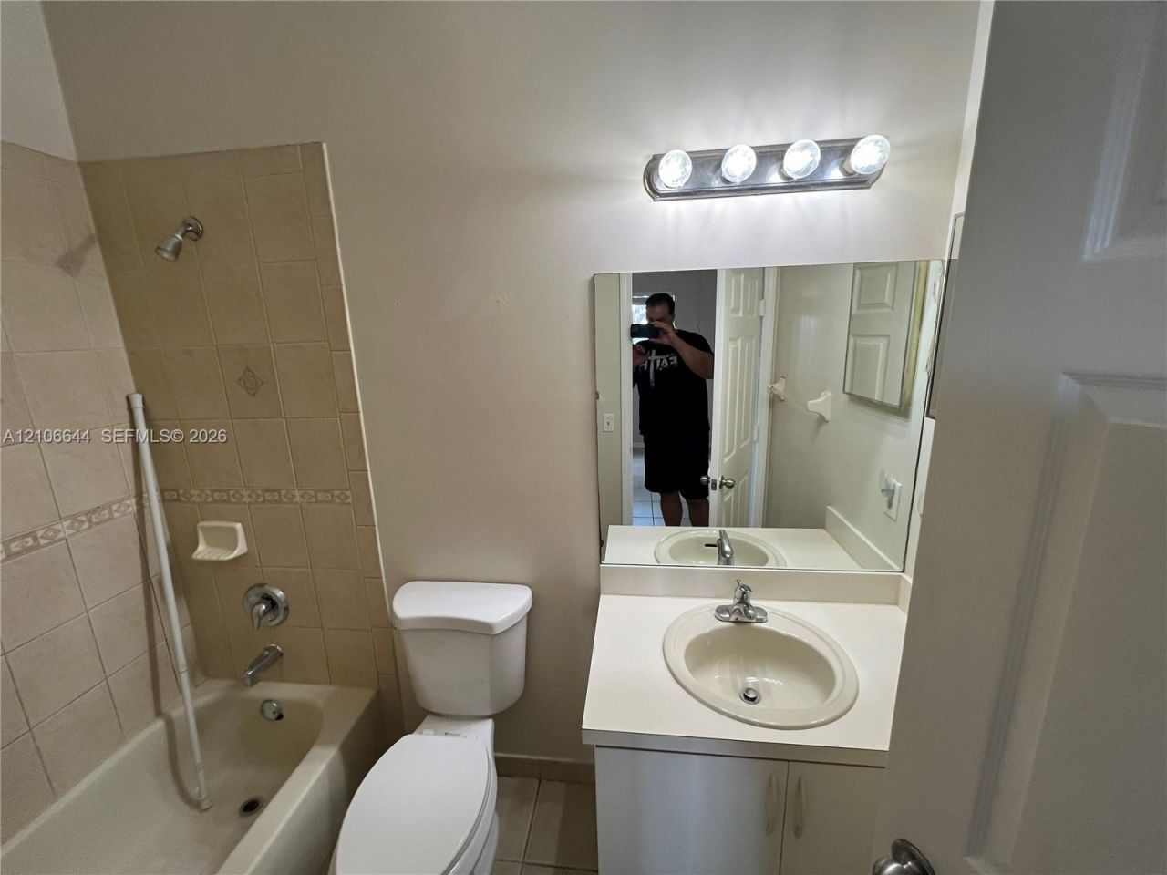 1489 SW 1 St , Unit ., Homestead, FL 33030 Photo