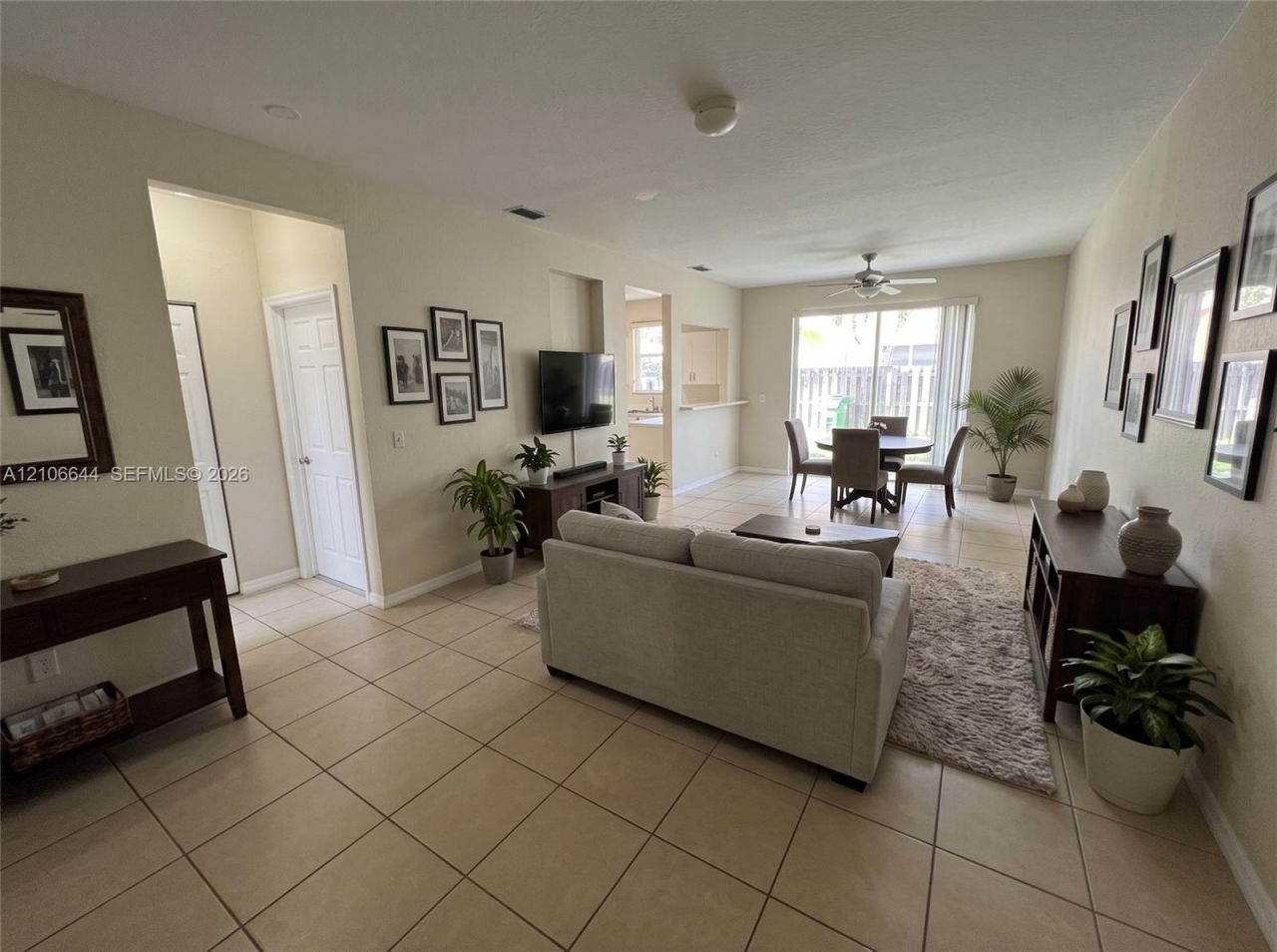 1489 SW 1 St , Unit ., Homestead, FL 33030 Photo
