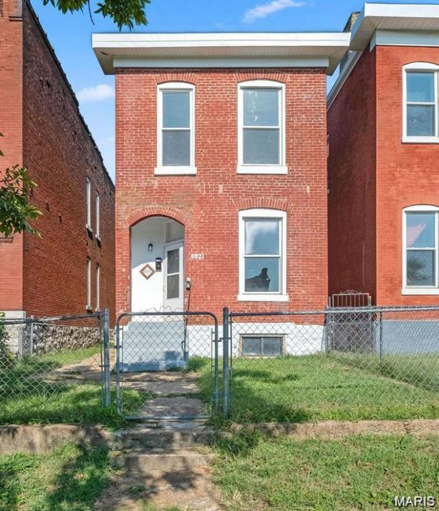 6821 Minnesota Avenue, Saint Louis, MO 63111 Main Photo