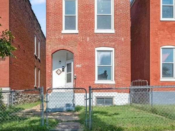 6821 Minnesota Avenue, St Louis, MO 63111
