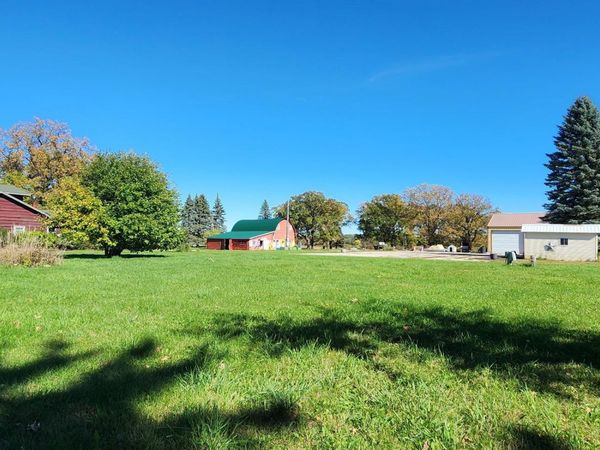 48218 County 9 , Staples, MN 56479