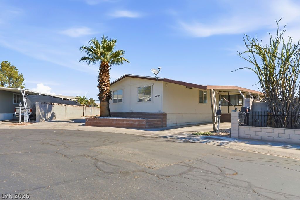 3300 Death Valley Drive, Las Vegas, NV 89122 Main Photo