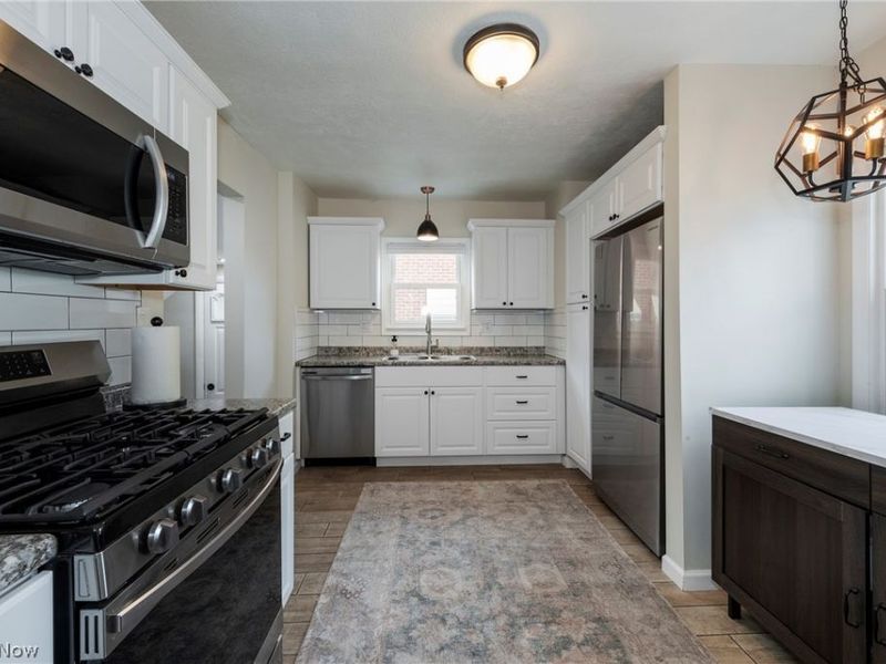 16908 Laverne Avenue, Cleveland, OH 44135 Photo 11