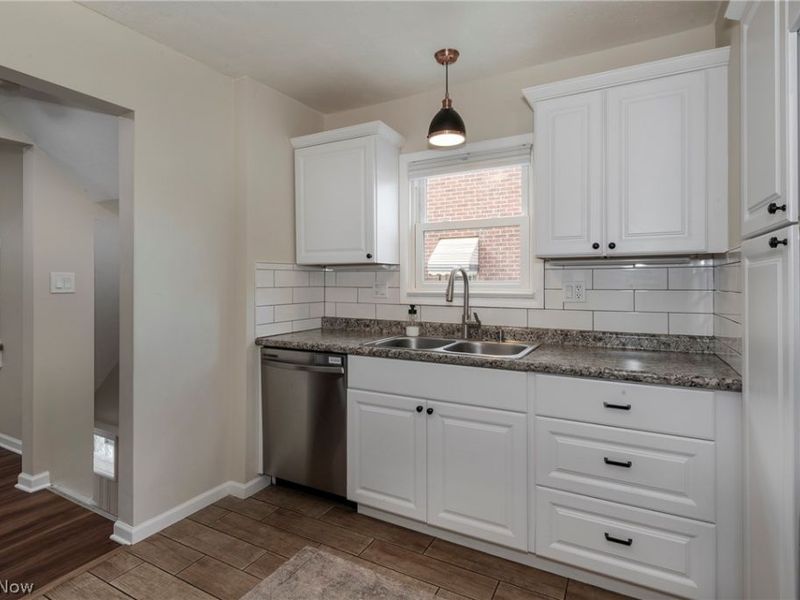 16908 Laverne Avenue, Cleveland, OH 44135 Photo 8