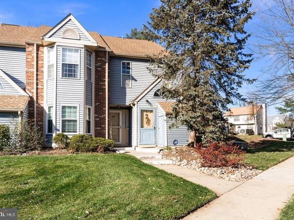97 PINEWOOD DRIVE, HAMILTON, NJ 08690