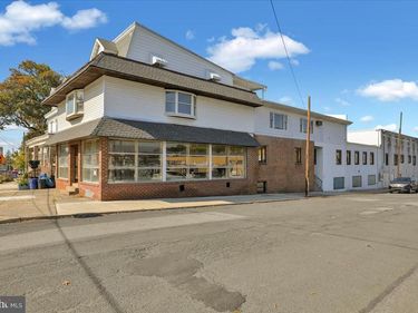 1942 W MARKET STREET, POTTSVILLE, PA 17901