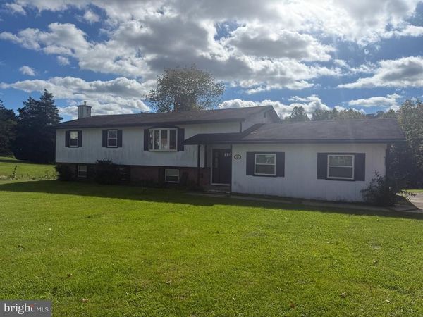 20 THOMPSON DRIVE, BOYERTOWN, PA 19512