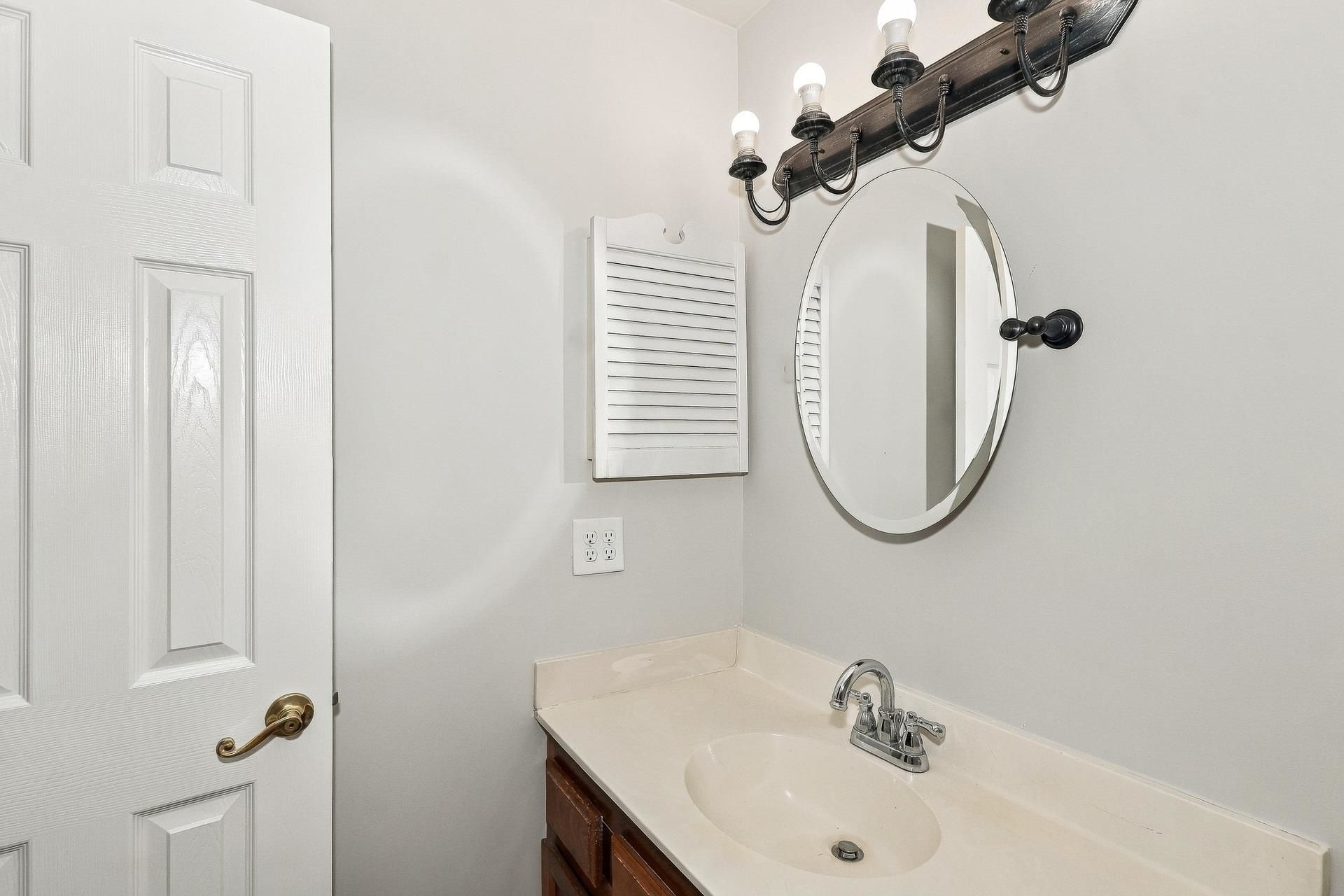 305 Indian Wells Ct. Photo 19