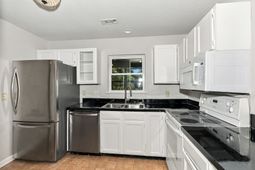305 Indian Wells Ct. photo 4