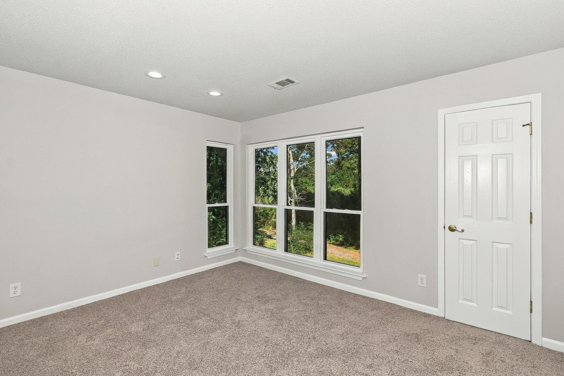 305 Indian Wells Ct. Photo 4