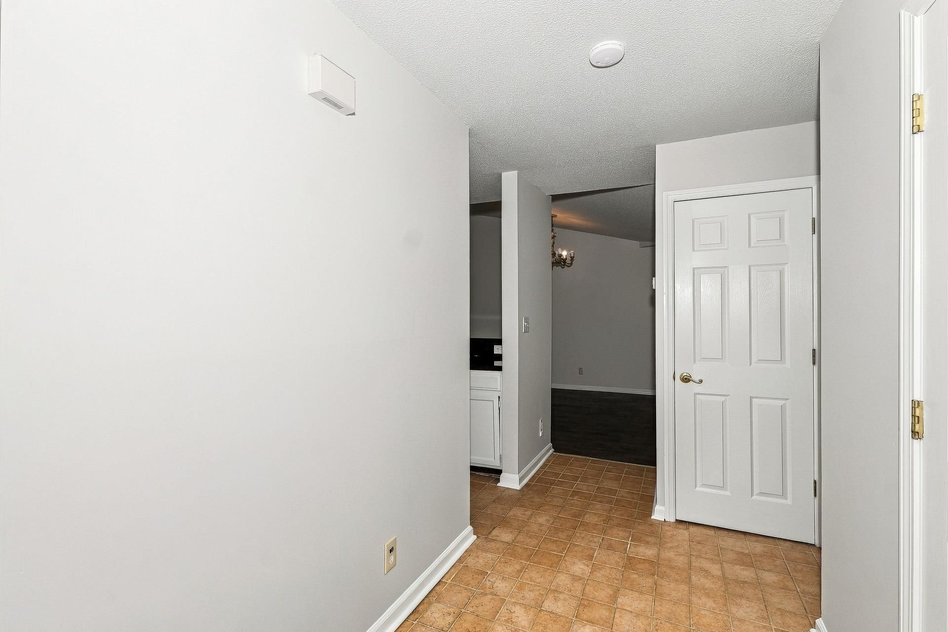305 Indian Wells Ct. Photo 9