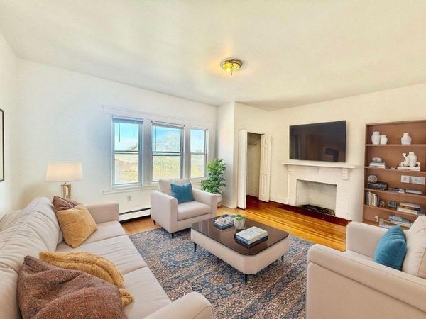 62 Algonquin Rd., Unit #2, Newton, MA 02467