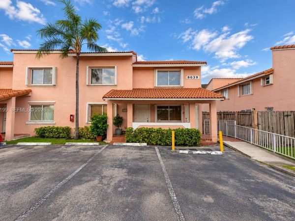 8039 Lake Dr , Unit 205, Doral, FL 33166